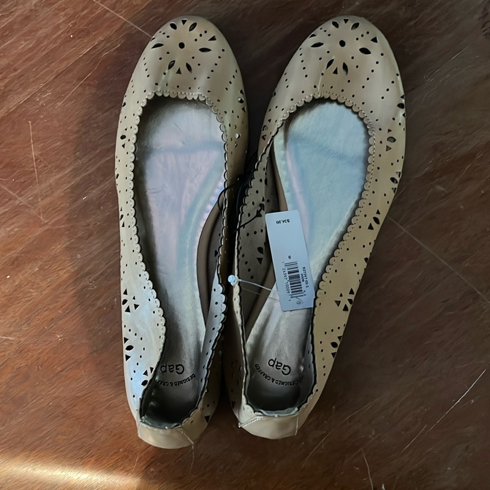 Brand new gap flats